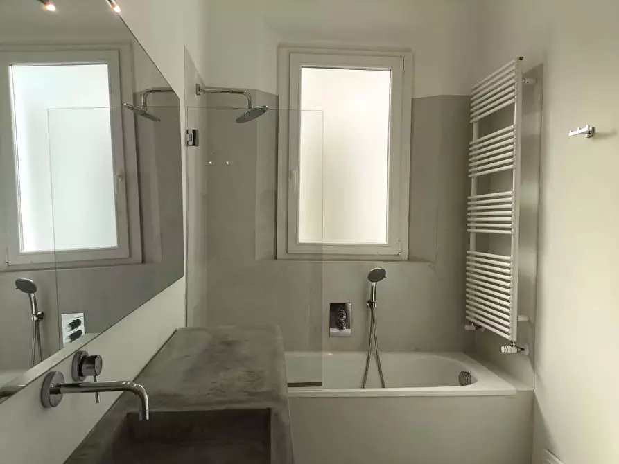 Immagine 114 di Appartamento in affitto  in Via Irnerio9 a Bologna