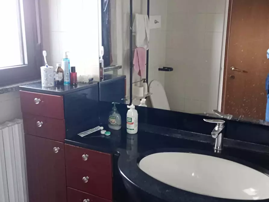 Immagine 15 di Camera in affitto  in Via Francesco Gonin69 a Milano