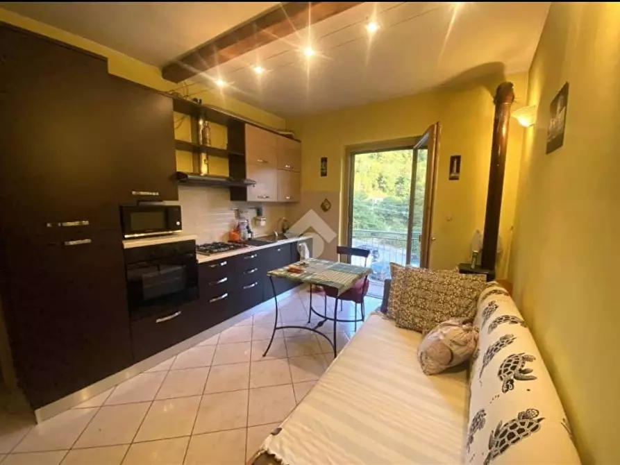 Immagine 1 di Appartamento in affitto  in Via Cassissa6 a Crocefieschi