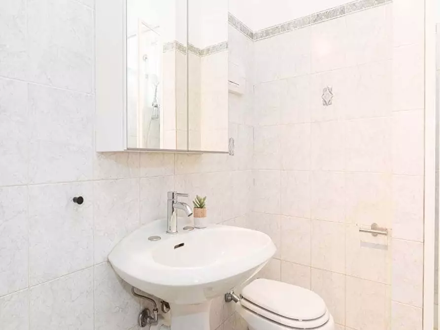 Immagine 20 di Camera in affitto  in Via Giuseppe Regaldi17 a Milano