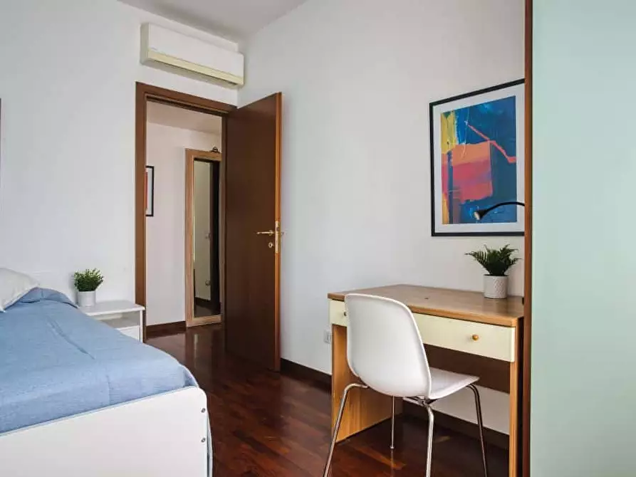 Immagine 2 di Camera in affitto  in Viale Carlo Espinasse106 a Milano