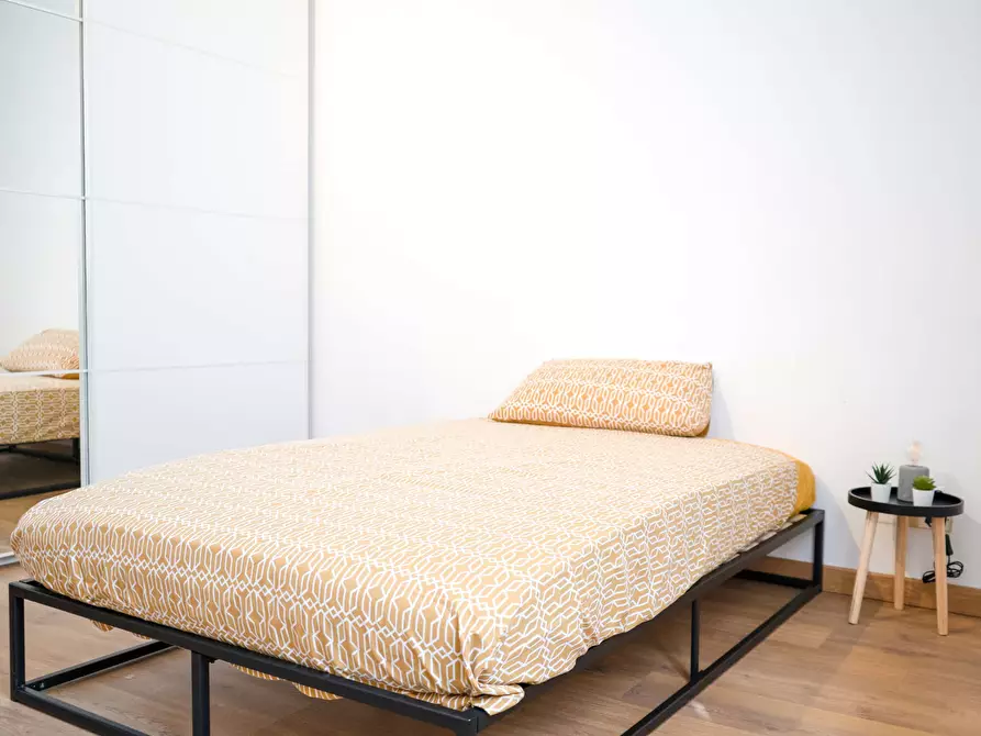 Immagine 3 di Camera in affitto  in Via Gustavo Fara12 a Milano