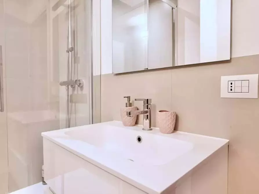 Immagine 27 di Appartamento in affitto  in Via Carlo Tenca7 a Milano