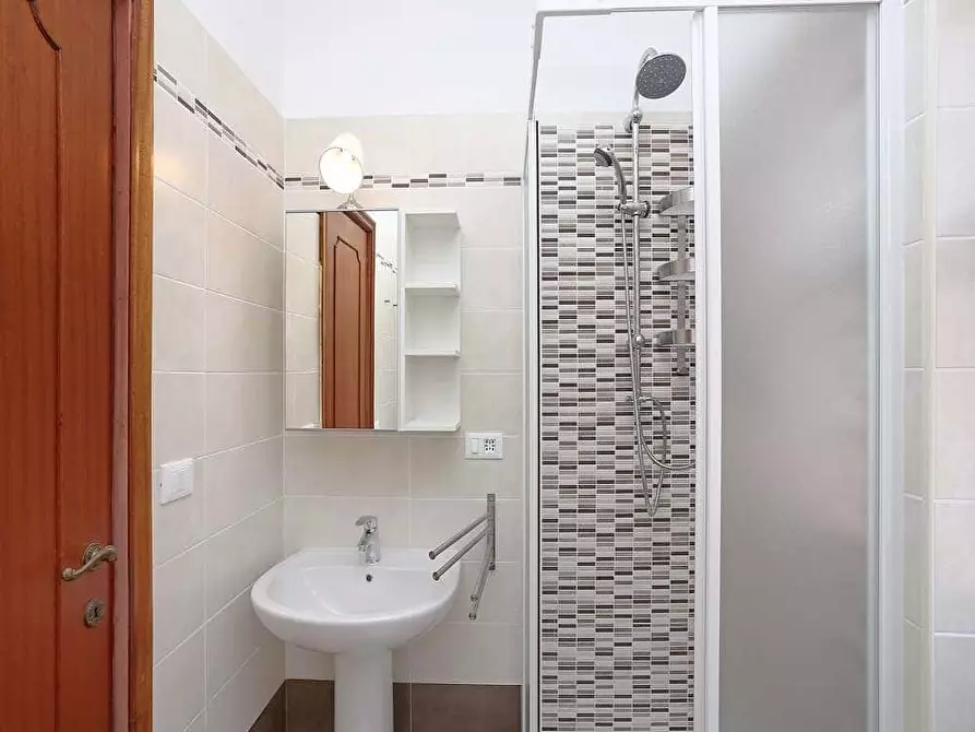 Immagine 55 di Camera in affitto  in Via Gualdo Tadino4 a Roma