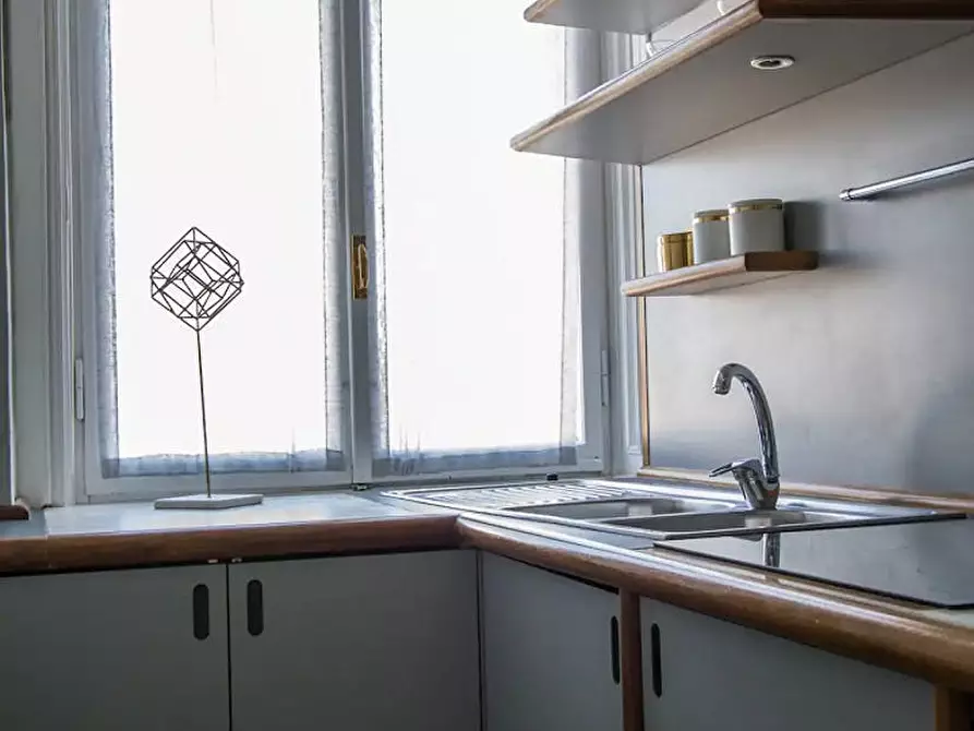 Immagine 8 di Appartamento in affitto  in Via dei Piatti8 a Milano