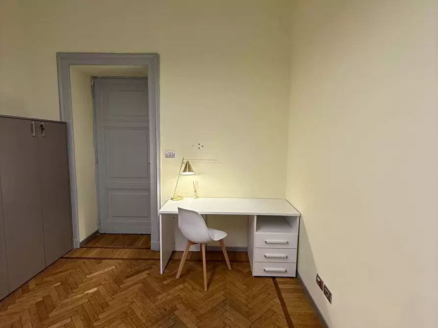 Immagine 2 di Camera in affitto  in Corso Re Umberto95 a Torino