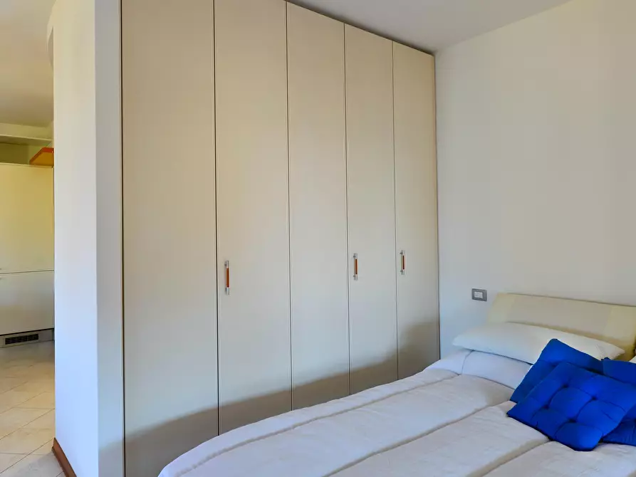 Immagine 13 di Appartamento in affitto  in Via Emilia Levante43 a Bologna