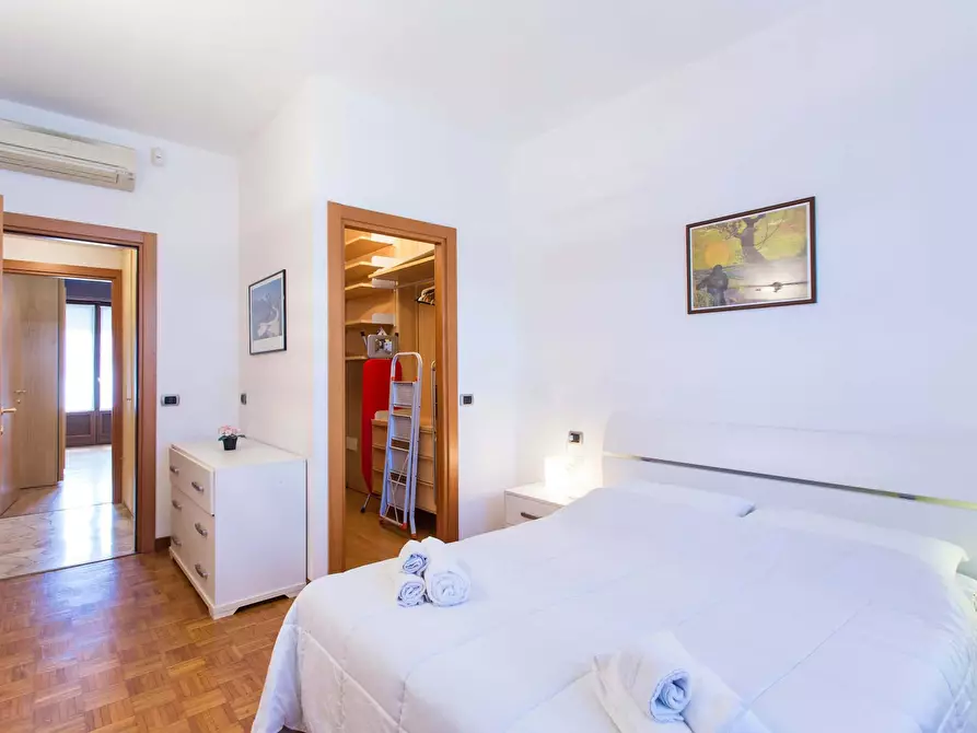 Immagine 22 di Appartamento in affitto  in Via Luigi Settembrini a Milano