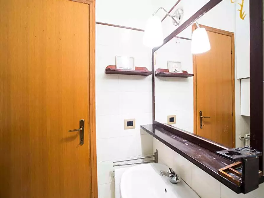 Immagine 13 di Camera in affitto  in Via dei Missaglia13 a Milano