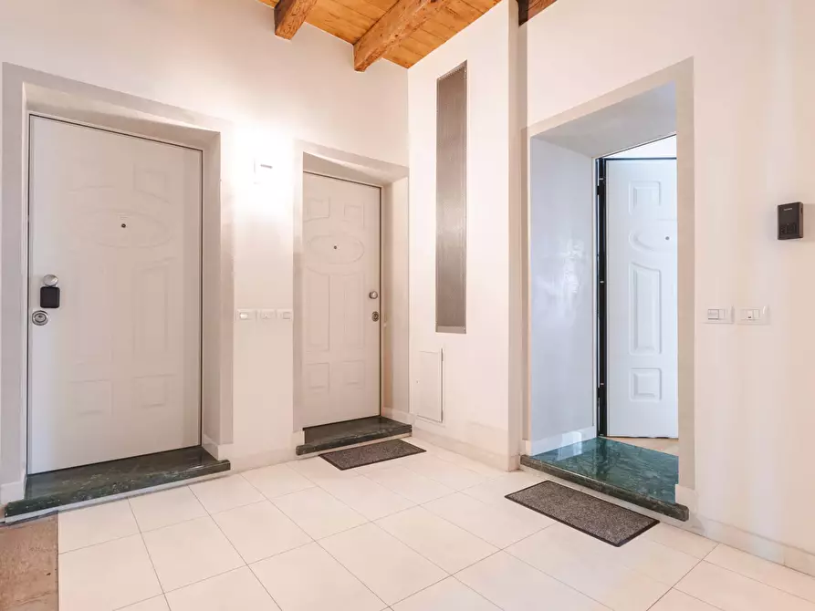 Immagine 12 di Appartamento in affitto  in Via Milano7 a Trieste