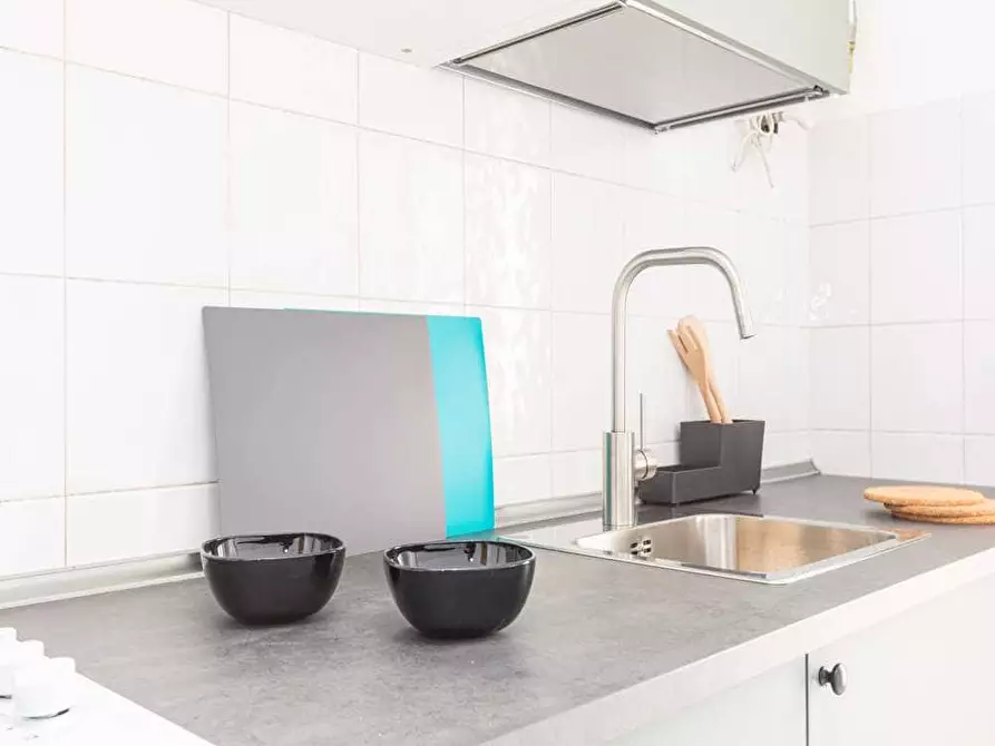 Immagine 30 di Camera in affitto  in Viale Romagna5 a Milano