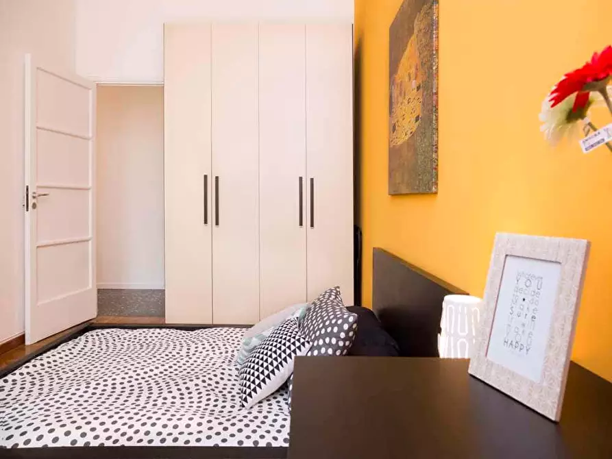 Immagine 2 di Camera in affitto  in Viale Argonne26 a Milano