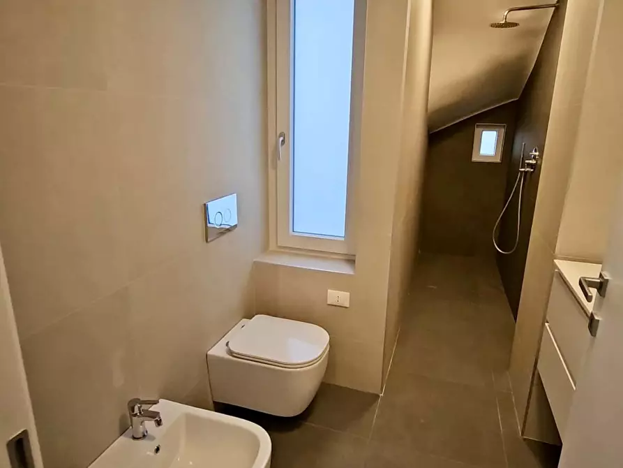 Immagine 10 di Appartamento in affitto  in Corso Italia7 a Trieste