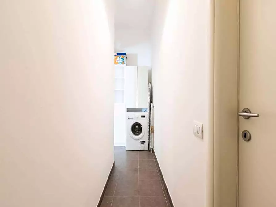 Immagine 27 di Camera in affitto  in Via Gardone5 a Milano