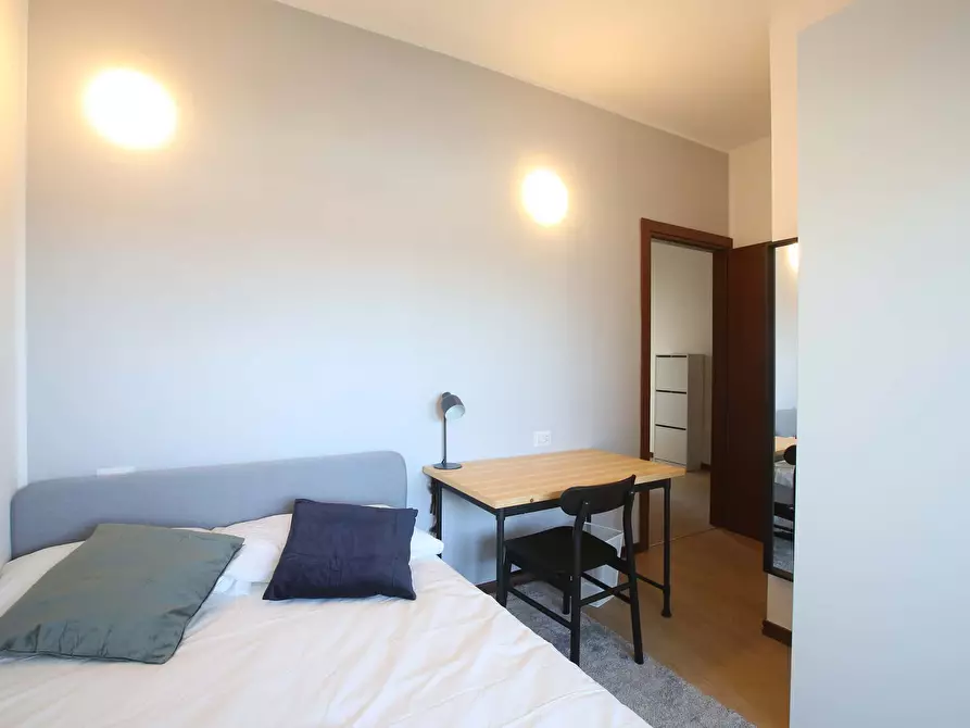 Immagine 4 di Camera in affitto  in Via Benjamin Constant2 a Milano