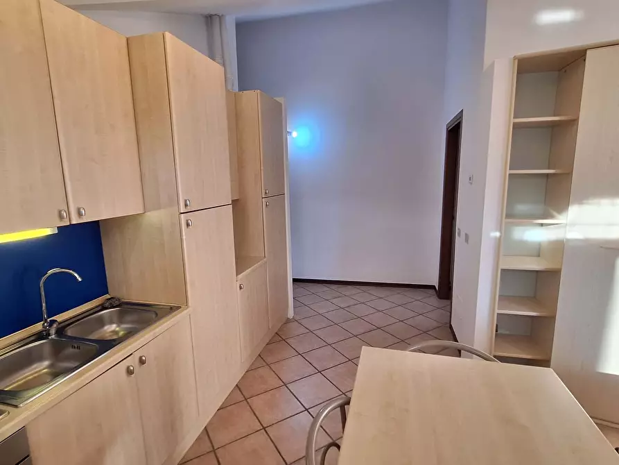 Immagine 11 di Appartamento in affitto  in Viale Garibaldi13 a Maccagno Con Pino E Veddasca