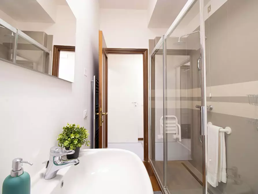 Immagine 8 di Camera in affitto  in Via Fiumicello a Verona