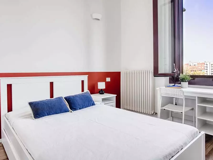 Immagine 2 di Camera in affitto  in Via Giovanni Pezzotti44 a Milano