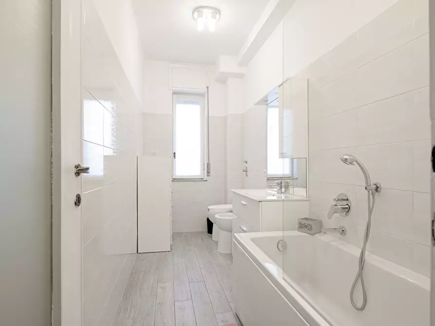 Immagine 9 di Camera in affitto  in Viale Carlo Troya2 a Milano