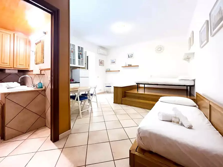 Immagine 4 di Appartamento in affitto  in Via Modica2 a Roma