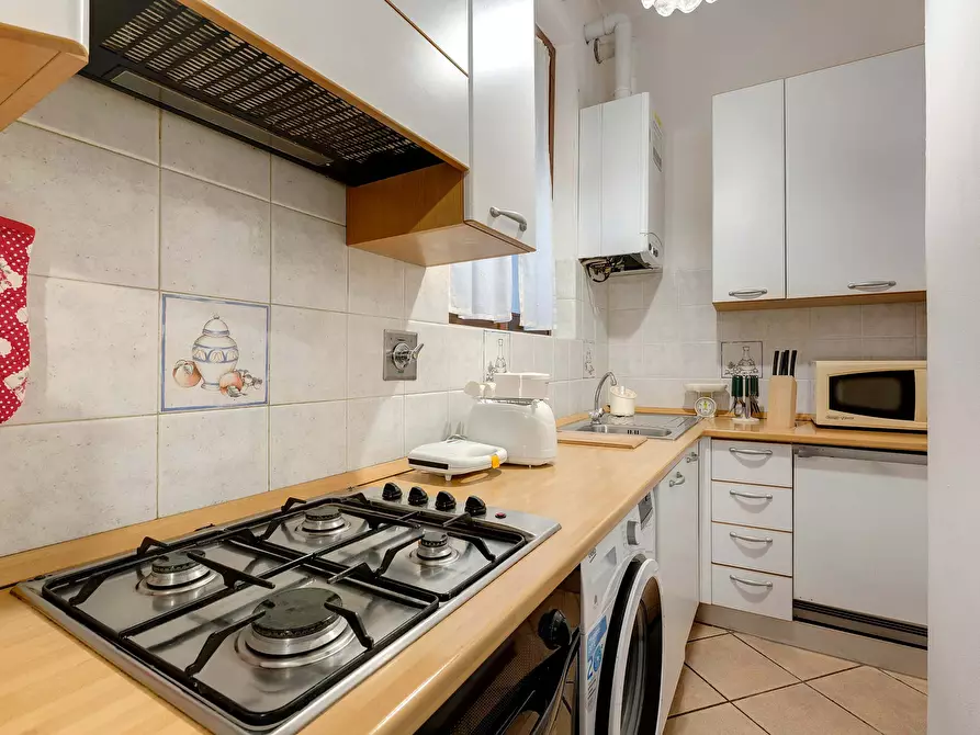 Immagine 11 di Appartamento in affitto  in Via dei Tavolini1 a Firenze