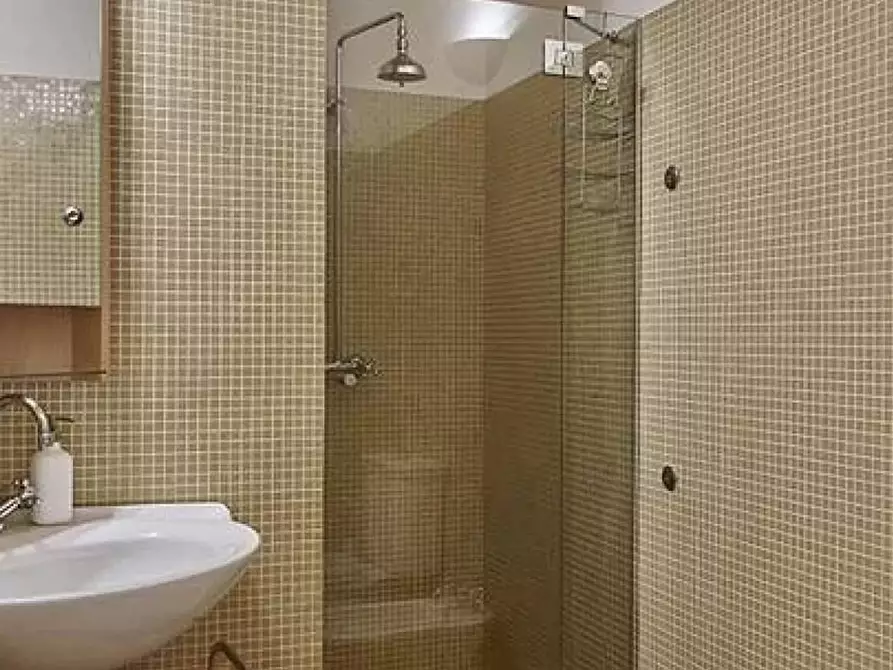 Immagine 17 di Appartamento in affitto  in Via Cinque Giornate a Como