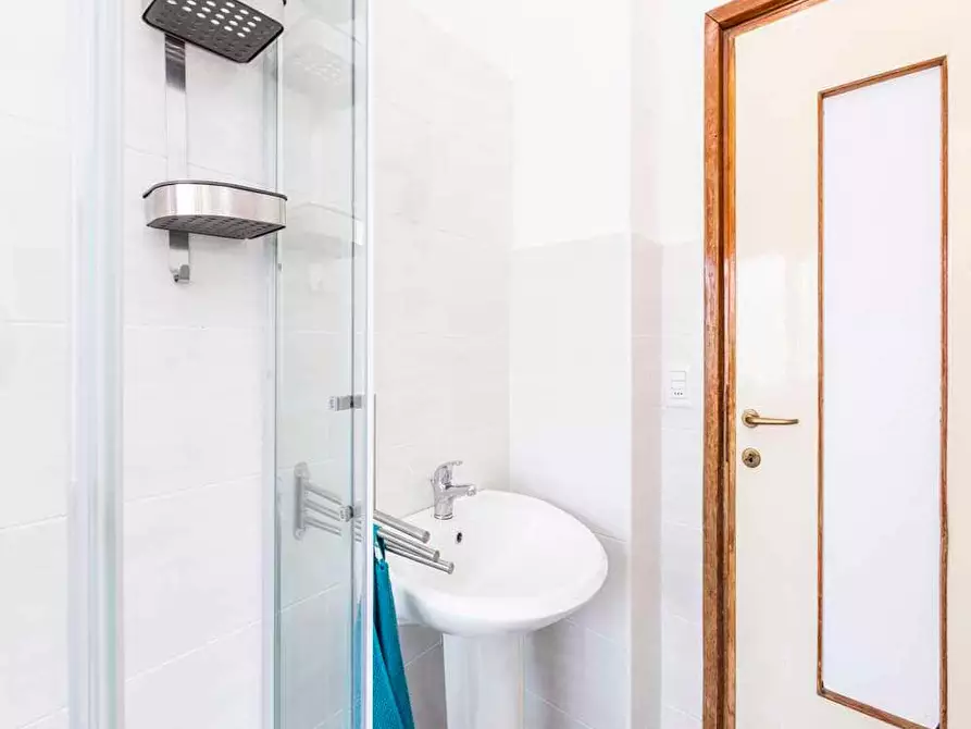 Immagine 17 di Camera in affitto  in Viale Lucania30 a Milano