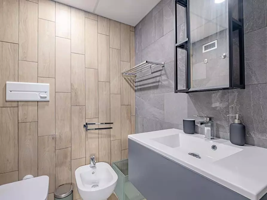 Immagine 25 di Appartamento in affitto  in Via Appia Nuova45 a Roma