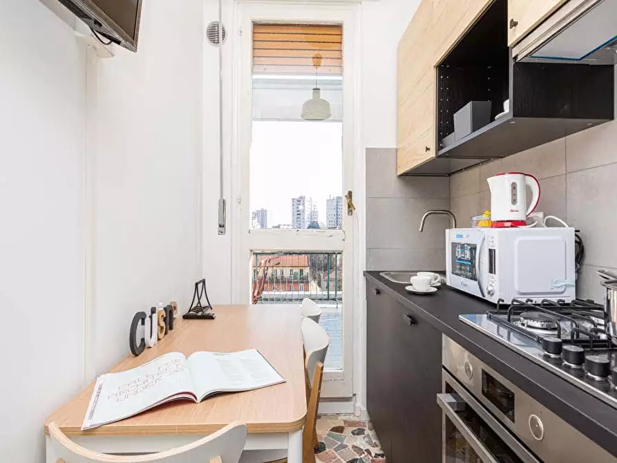 Immagine 3 di Camera in affitto  in Via Arcivescovo Romilli4 a Milano