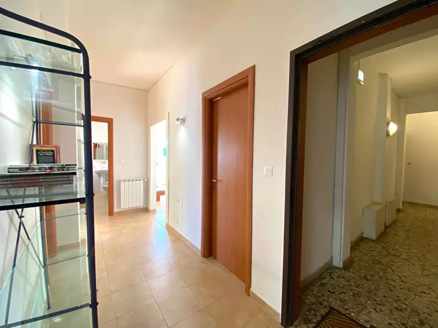 Immagine 26 di Appartamento in affitto  in Via Giulio Cesare82 a Viareggio