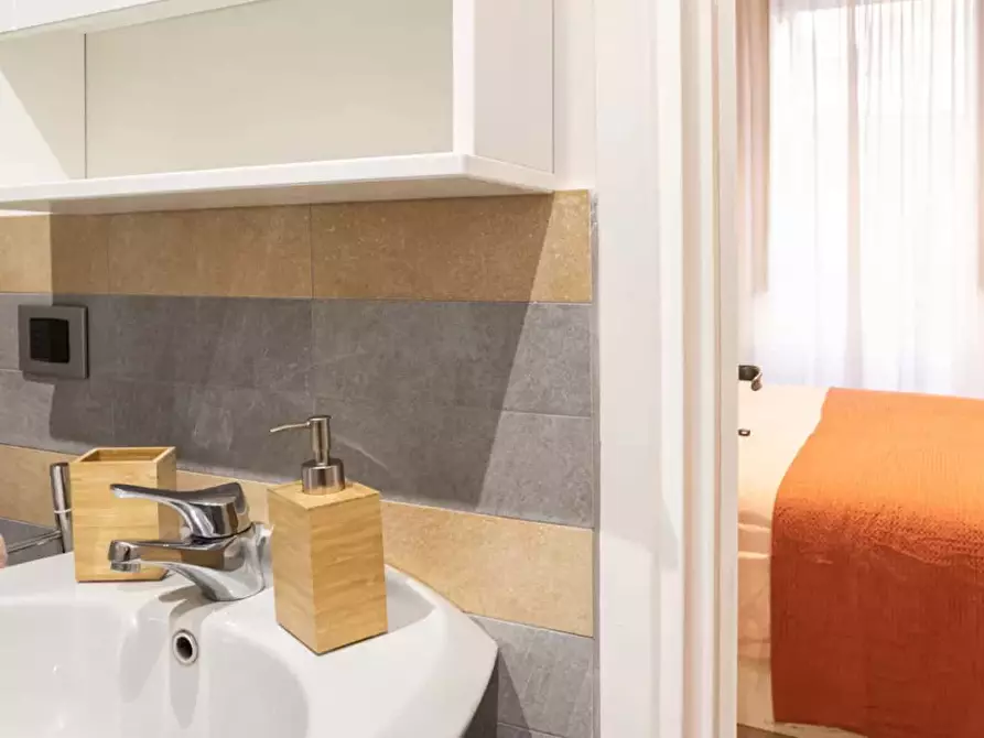 Immagine 26 di Appartamento in affitto  in Via Nino Bixio6 a Milano