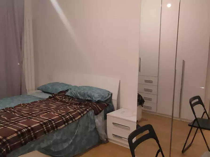 Immagine 1 di Camera in affitto  in Via Lorenteggio205 a Milano
