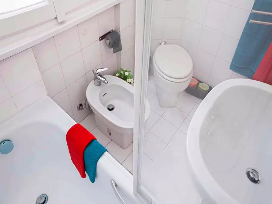 Immagine 16 di Camera in affitto  in Via Salvatore Barzilai9 a Milano