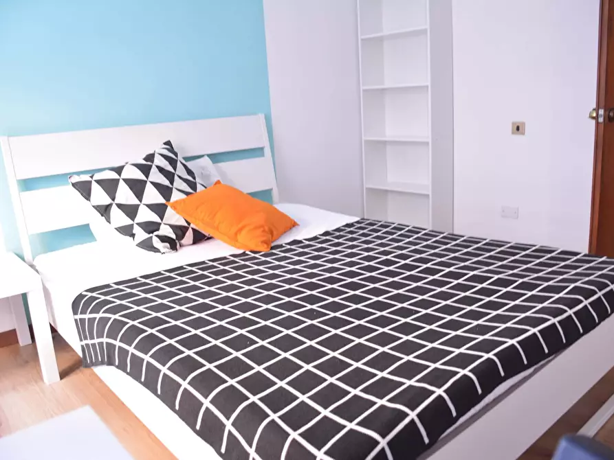 Immagine 4 di Camera in affitto  in Via Tigellio20 a Cagliari