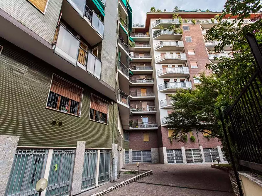 Immagine 30 di Camera in affitto  in Via Rubens23 a Milano