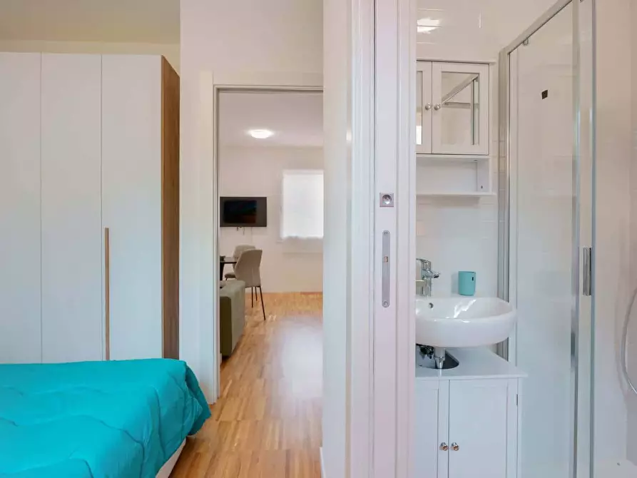 Immagine 17 di Appartamento in affitto  in Via Mascarella86 a Bologna