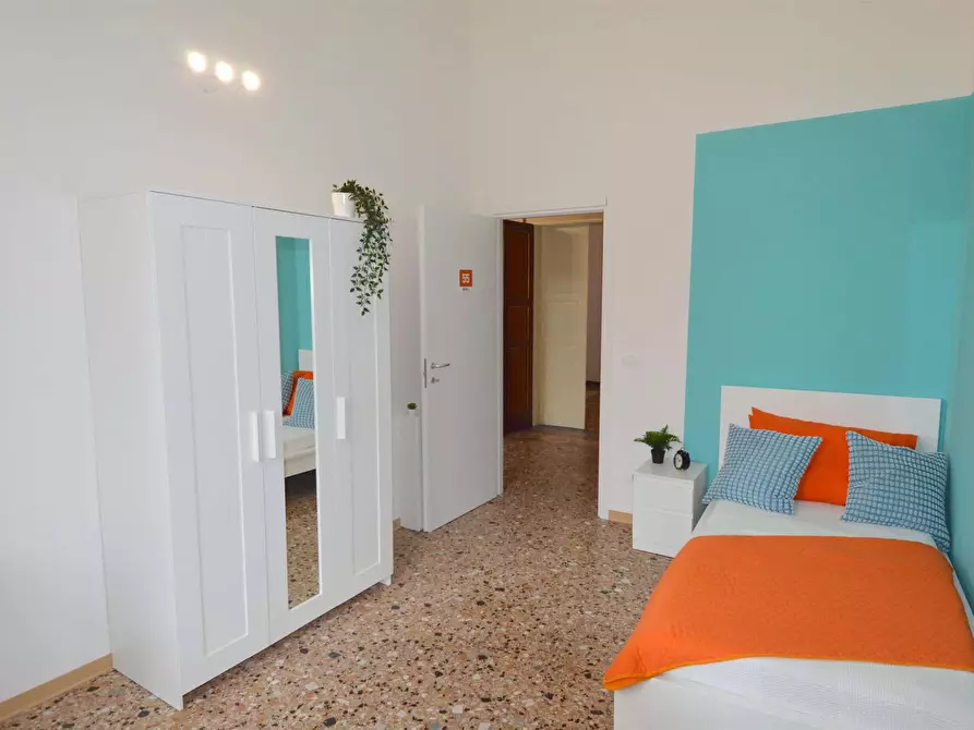 Immagine 2 di Camera in affitto  in Corso Canalgrande16 a Modena