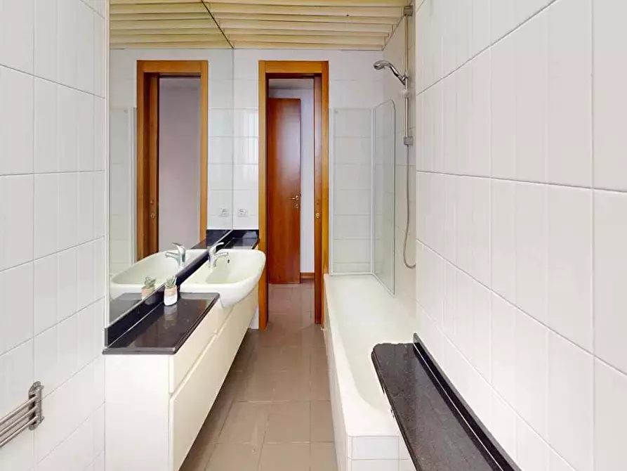 Immagine 8 di Camera in affitto  in Via Copernico57 a Milano