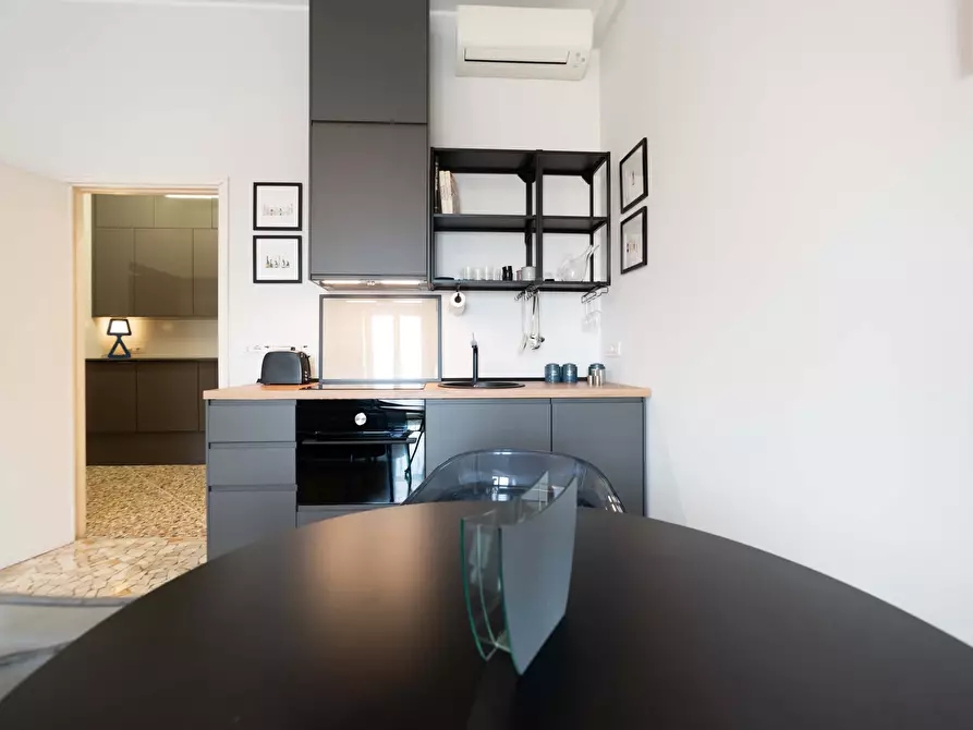 Immagine 13 di Appartamento in affitto  in Via Edmondo de Amicis4 a Milano