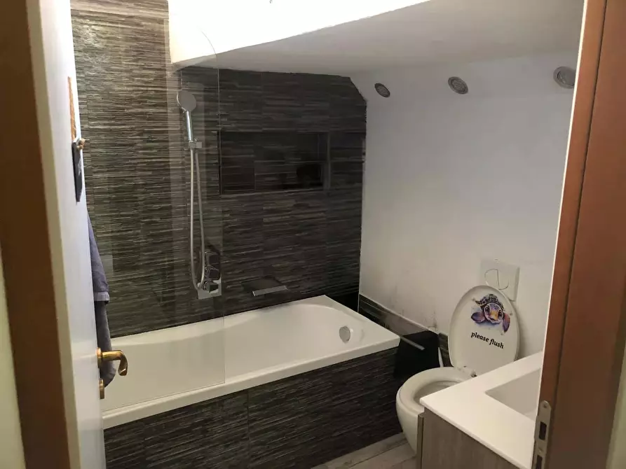 Immagine 5 di Appartamento in affitto  in Via Francolise114 a Roma