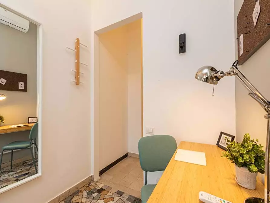 Immagine 16 di Camera in affitto  in Viale Romagna5 a Milano