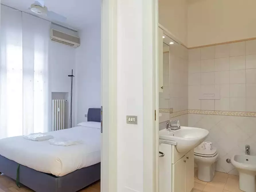 Immagine 48 di Appartamento in affitto  in Via San Marco22 a Milano