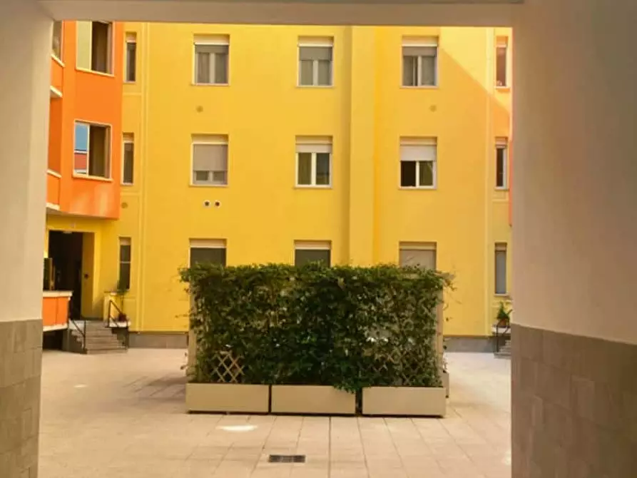 Immagine 38 di Camera in affitto  in Via Cascina Barocco13 a Milano