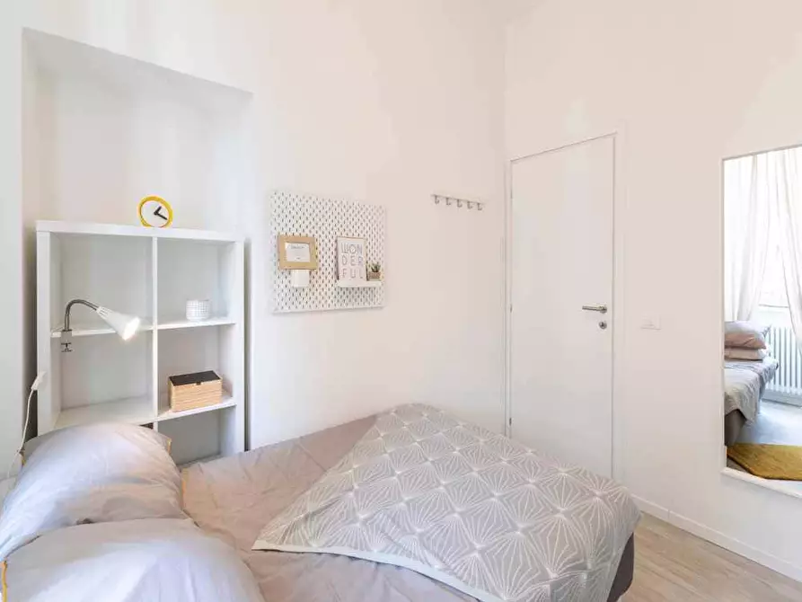 Immagine 6 di Camera in affitto  in Via della Moscova25 a Milano
