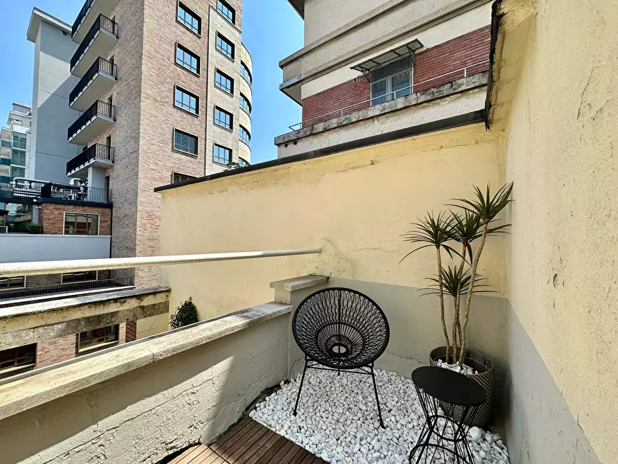 Immagine 17 di Appartamento in affitto  in Via Giulio Tarra1 a Milano