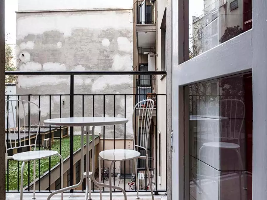 Immagine 12 di Camera in affitto  in Via Andrea Costa33 a Milano