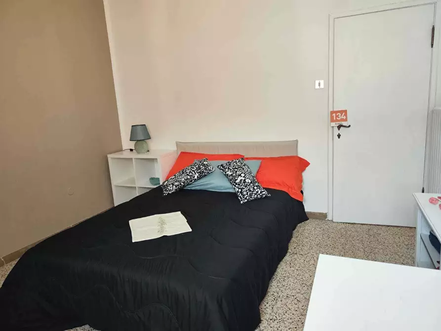 Immagine 1 di Camera in affitto  in Via Mario Bastia24 a Bologna