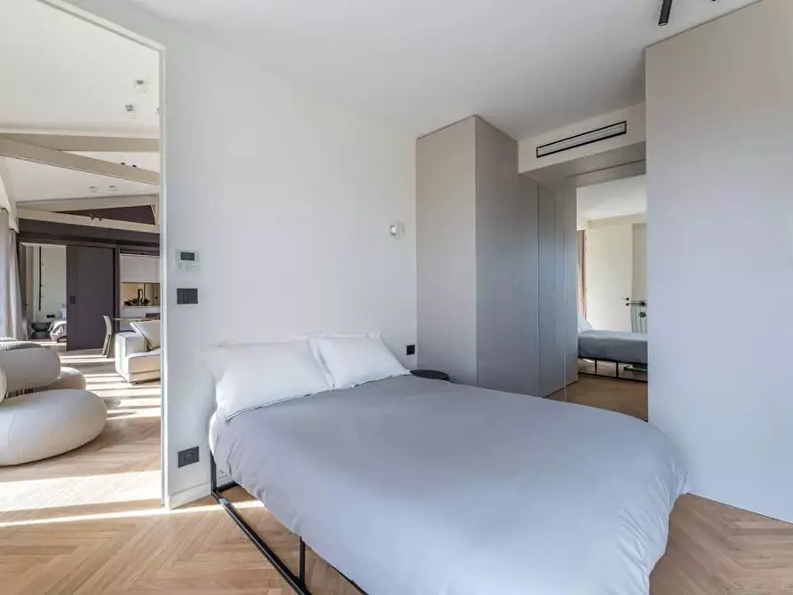 Immagine 1 di Appartamento in affitto  in Via Giosuè Carducci26 a Milano