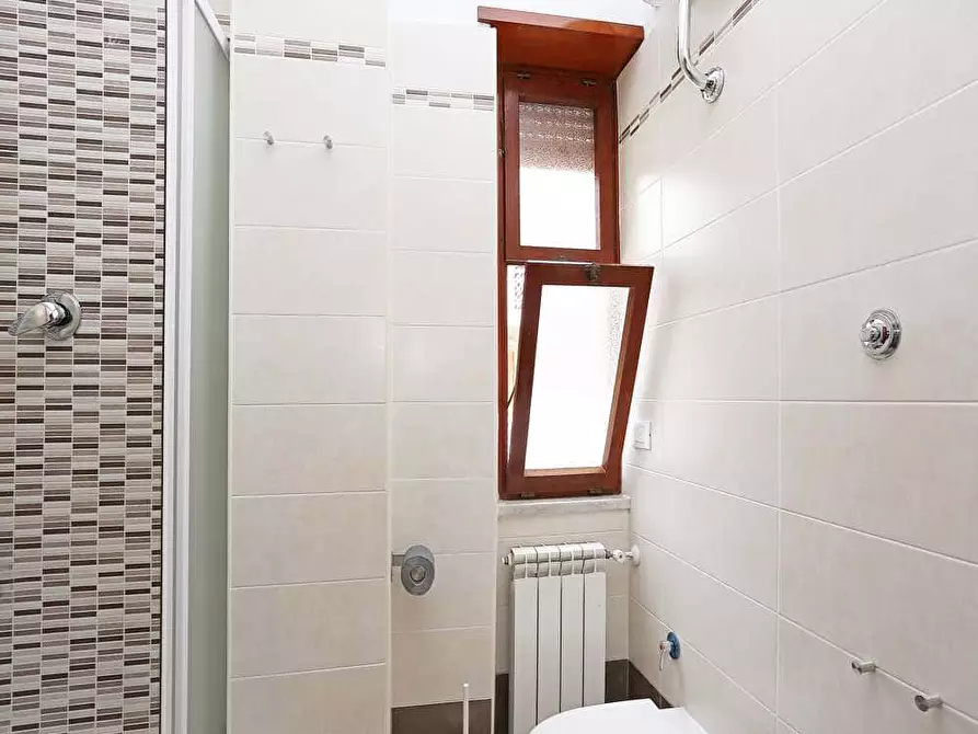 Immagine 60 di Camera in affitto  in Via Gualdo Tadino4 a Roma
