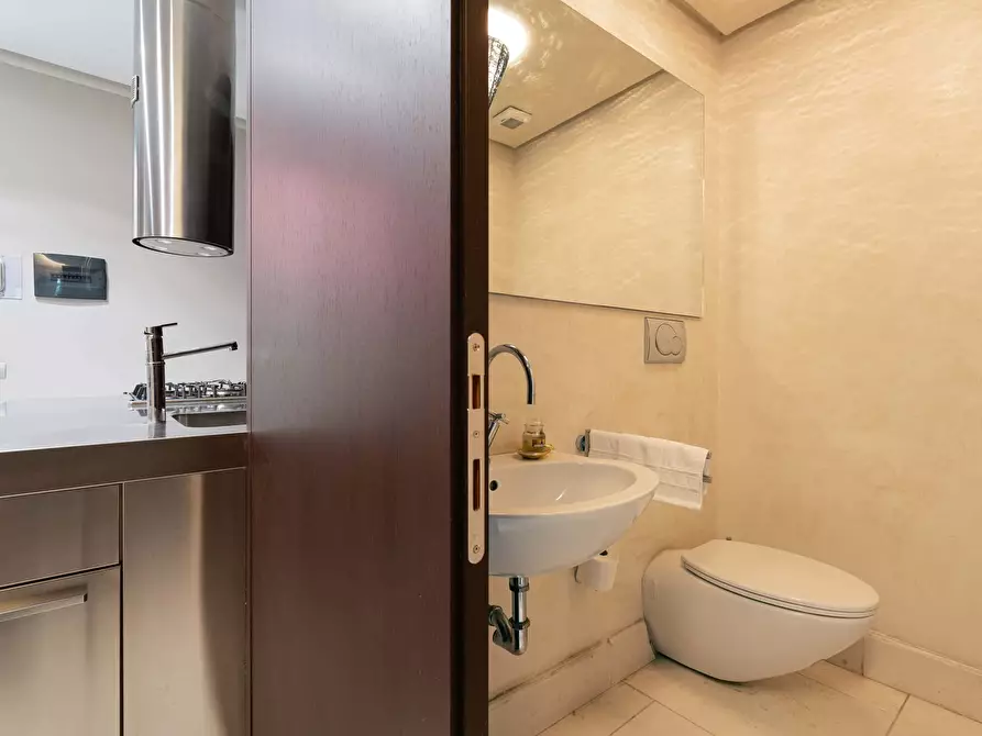 Immagine 2 di Appartamento in affitto  in Viale Elvezia6 a Milano